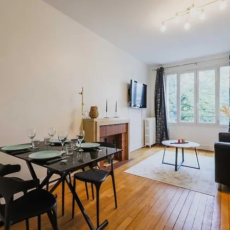 Cosy With Balcony -3br-4p- Place Des Ternes