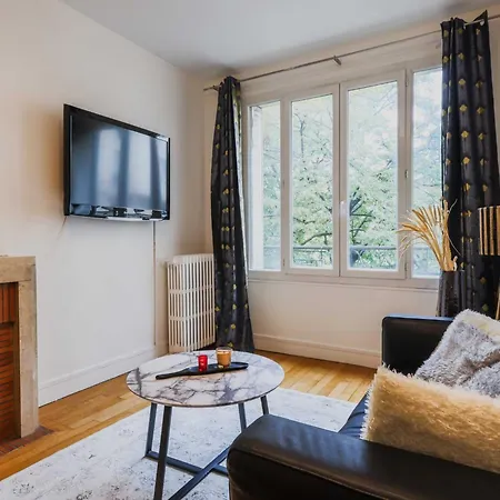 Cosy With Balcony -3br-4p- Place Des Ternes